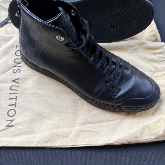 Louis Vuitton Black High-Top Sneakers Leather Finish - Picture 5 of 6